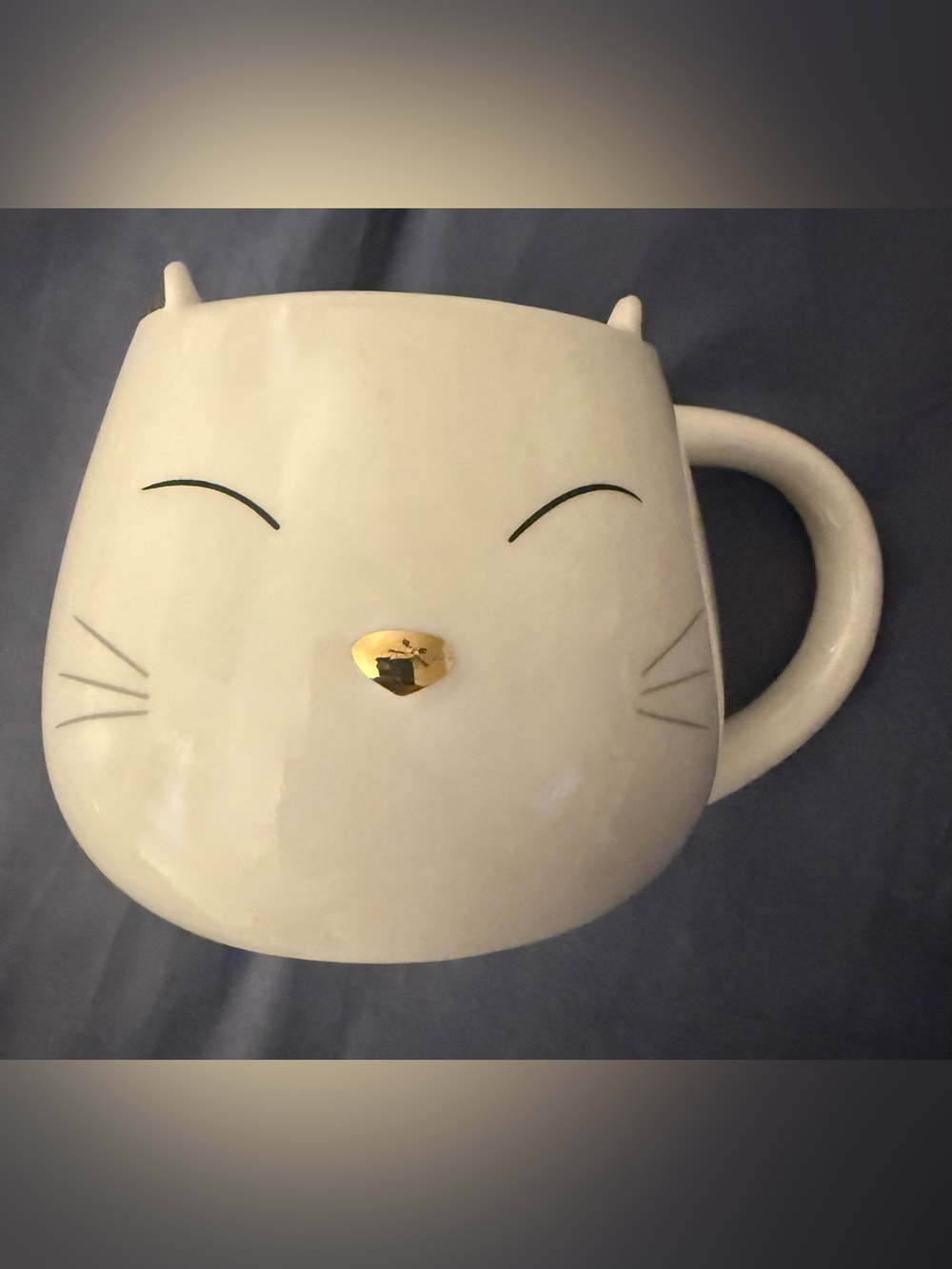 World Market “peek a boo” Cat Mug w/metallic gold detailing & kitty inside. 16oz